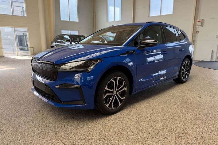 Blå Skoda Enyaq fra 2021