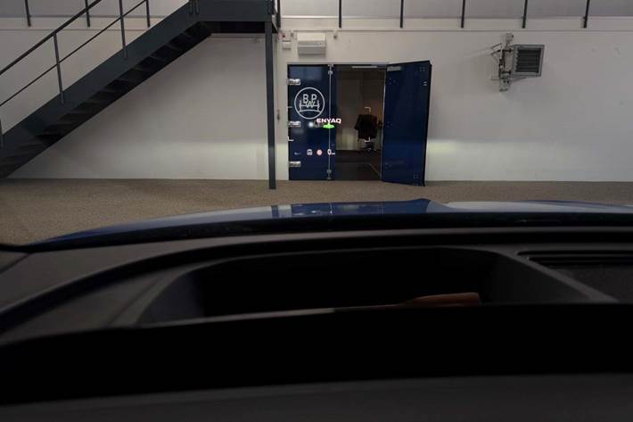 Blå Skoda Enyaq fra 2021