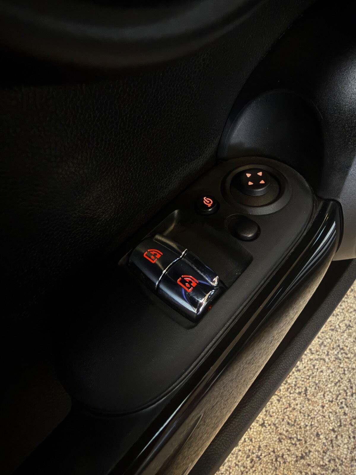 Grå Mini Cooper SE fra 2023