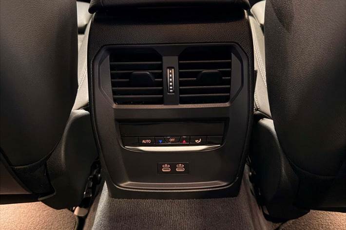 Hvid BMW i4 fra 2024