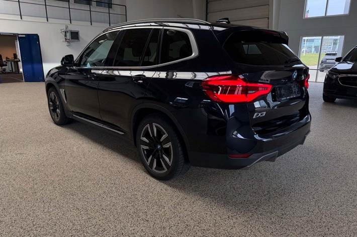 Sort BMW iX3 fra 2021