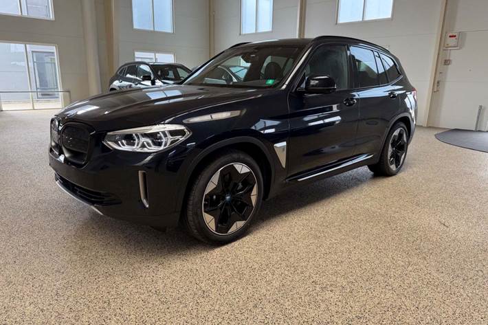 Sort BMW iX3 fra 2021