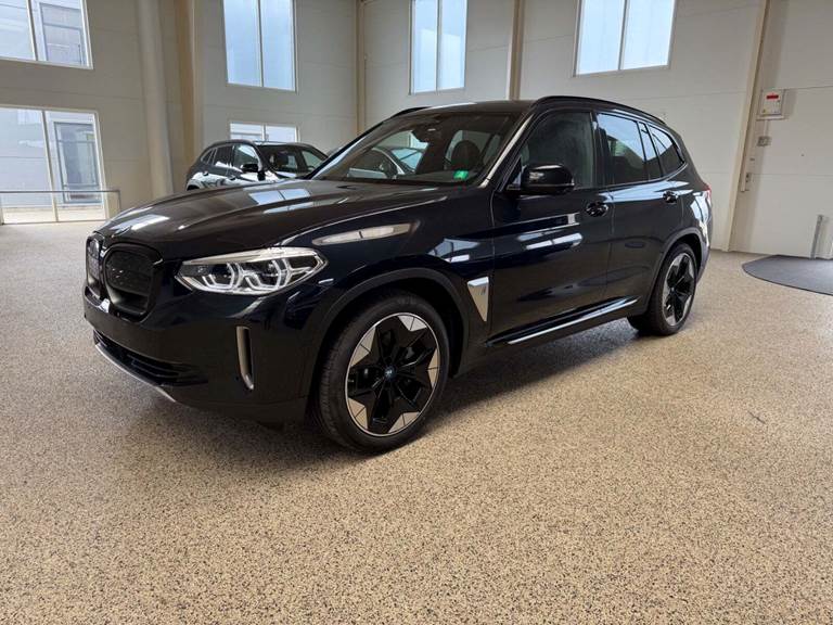 BMW iX3 Charged Plus
