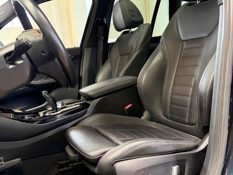 BMW iX3 Charged Plus