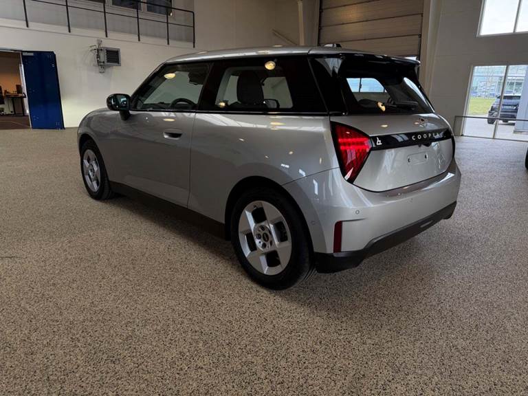 Mini Cooper SE Essential