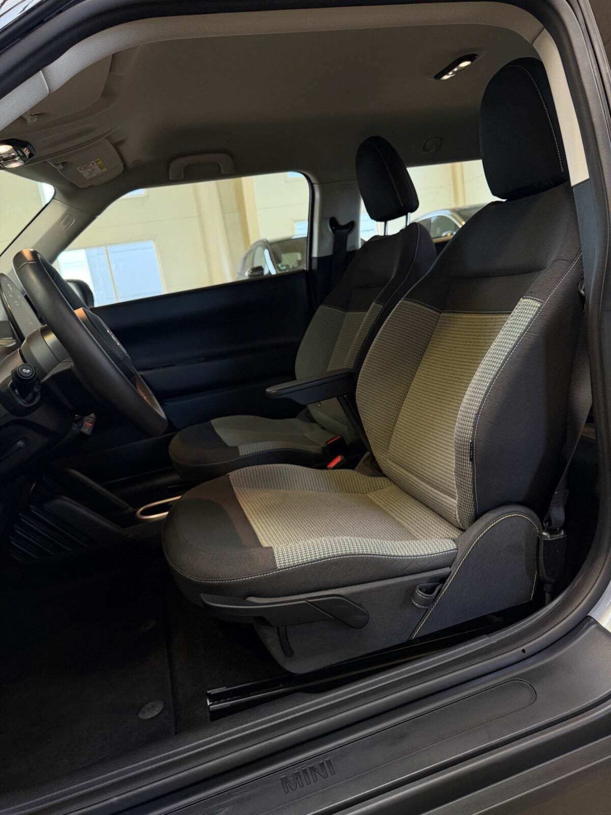 Mini Cooper SE Essential