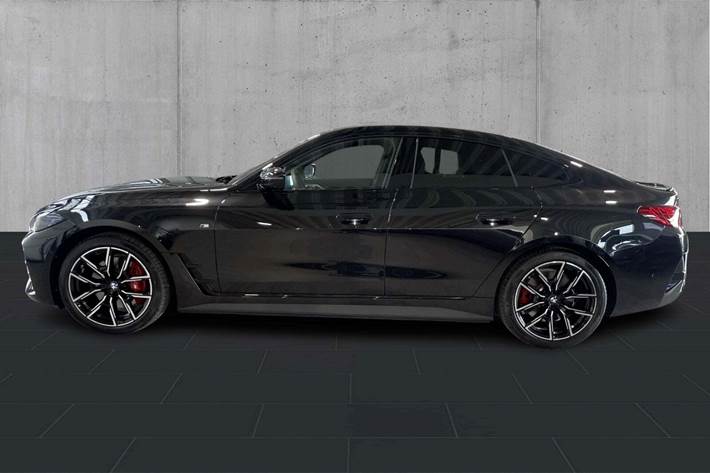 Sort BMW i4 fra 2026