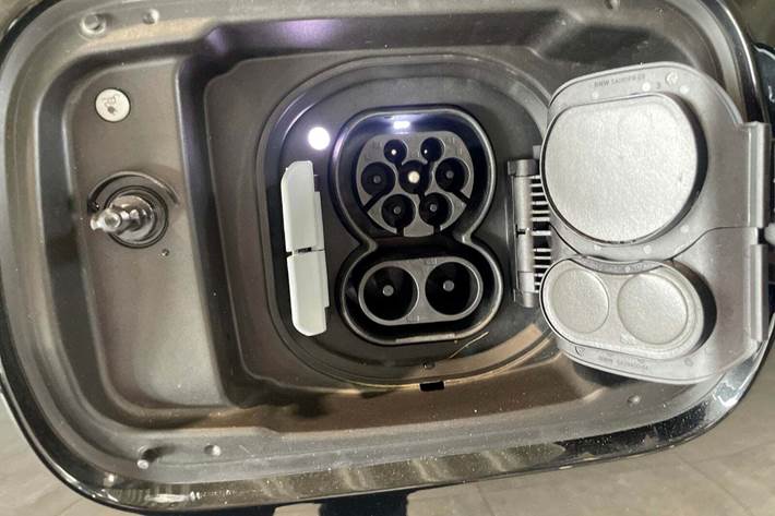 Sort BMW i4 fra 2026