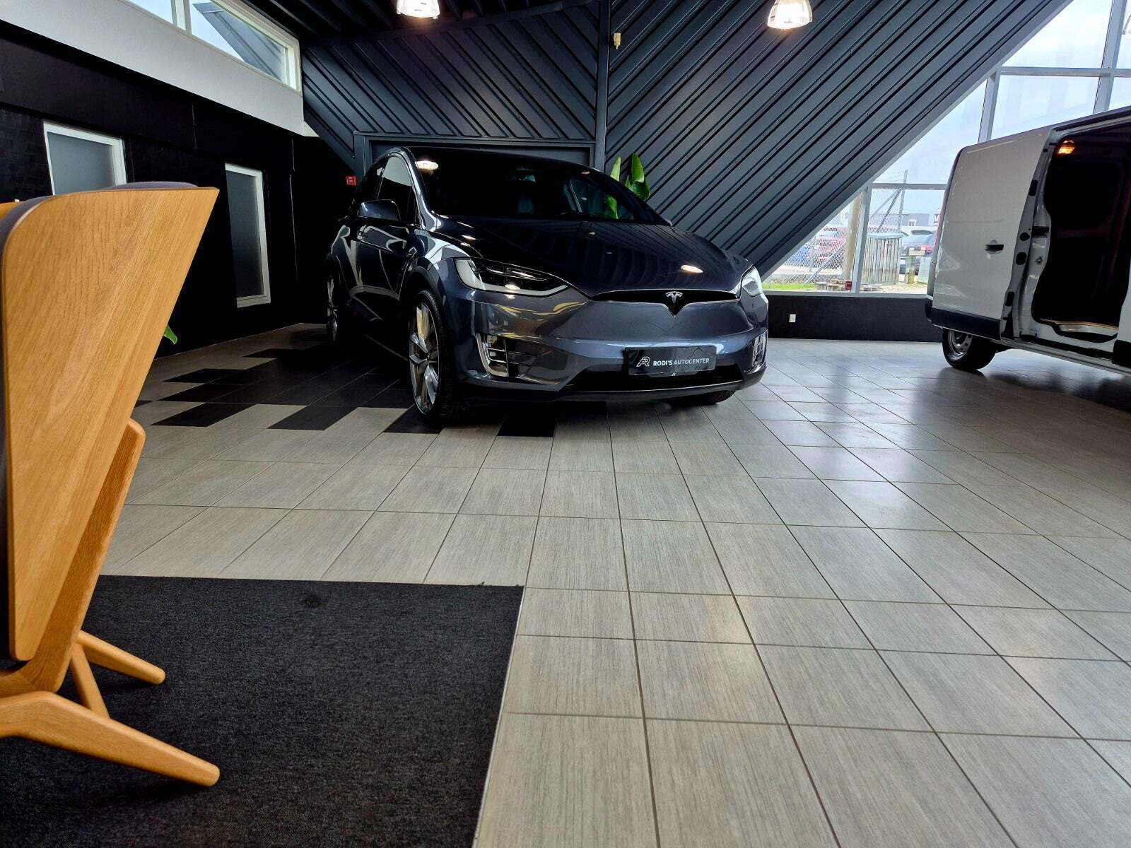 Tesla Model X 100D 6prs