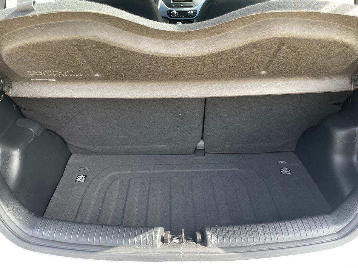 Hvid Hyundai i10 fra 2016