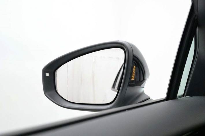 Gul VW ID.7 fra 2025