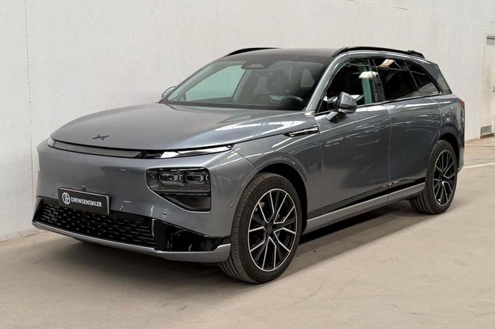 Grå Xpeng G9 fra 2024