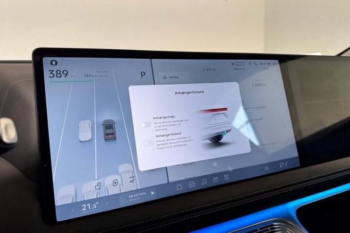 Grå Xpeng G9 fra 2024