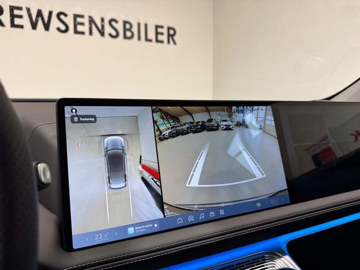 Grå Xpeng G9 fra 2024