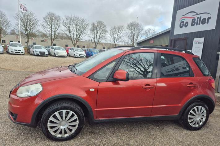 Grøn Suzuki SX4 fra 2008