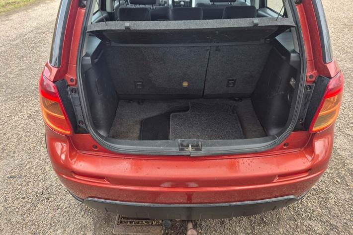 Grøn Suzuki SX4 fra 2008