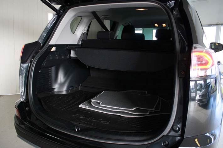 Sort Toyota RAV4 fra 2016