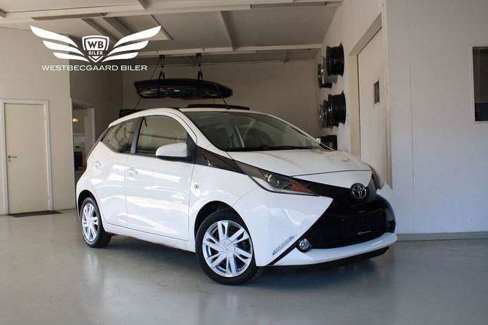 Hvid Toyota Aygo fra 2015