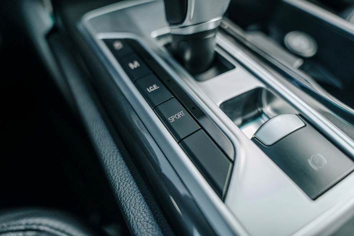 Sort Maserati Ghibli fra 2014