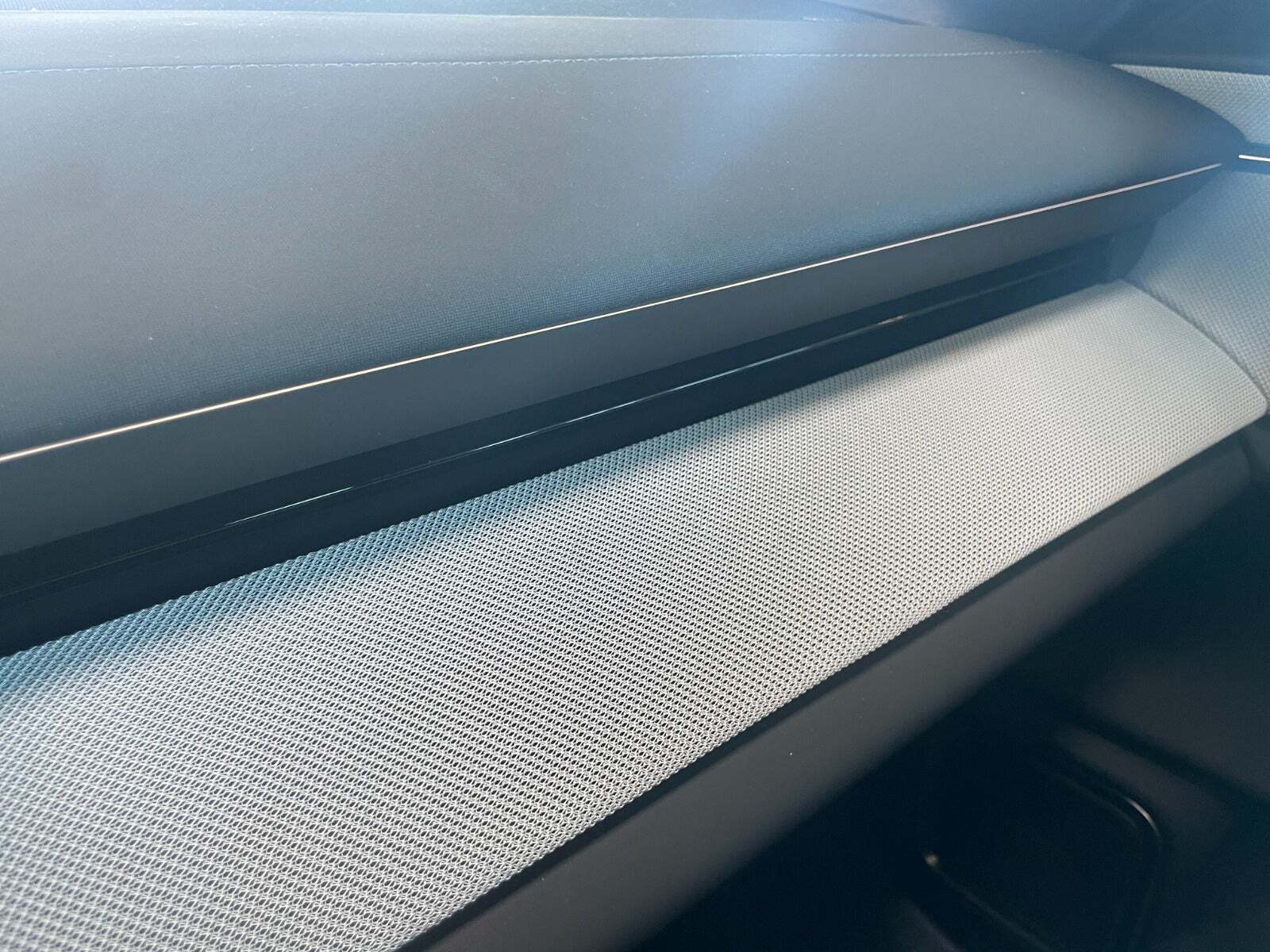 Grå Polestar 4 fra 2024