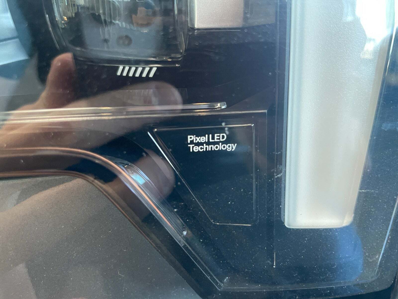 Grå Polestar 4 fra 2024