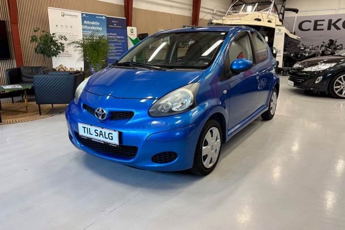 Blå Toyota Aygo fra 2011