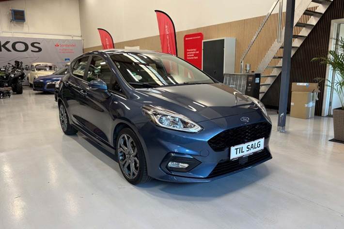 Blå Ford Fiesta fra 2020