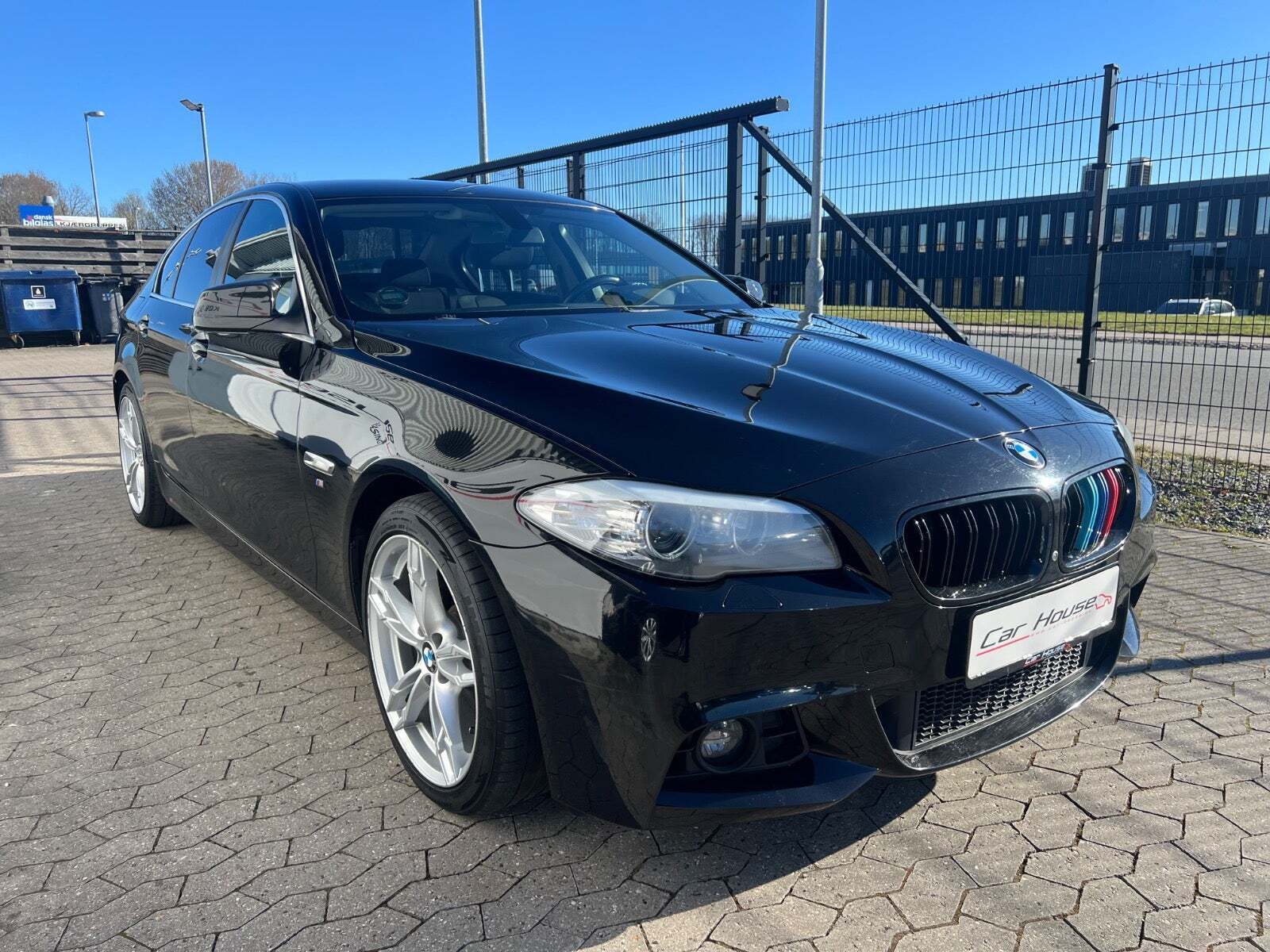 Sort BMW 520d fra 2014