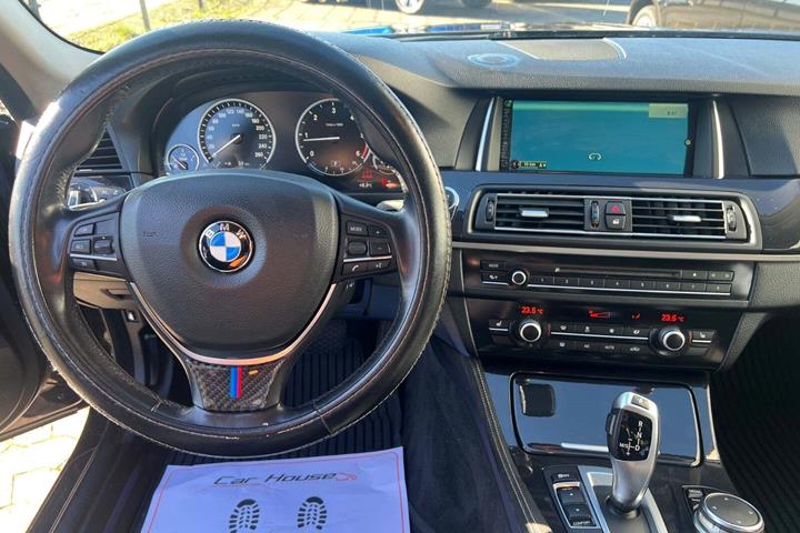 Sort BMW 520d fra 2014