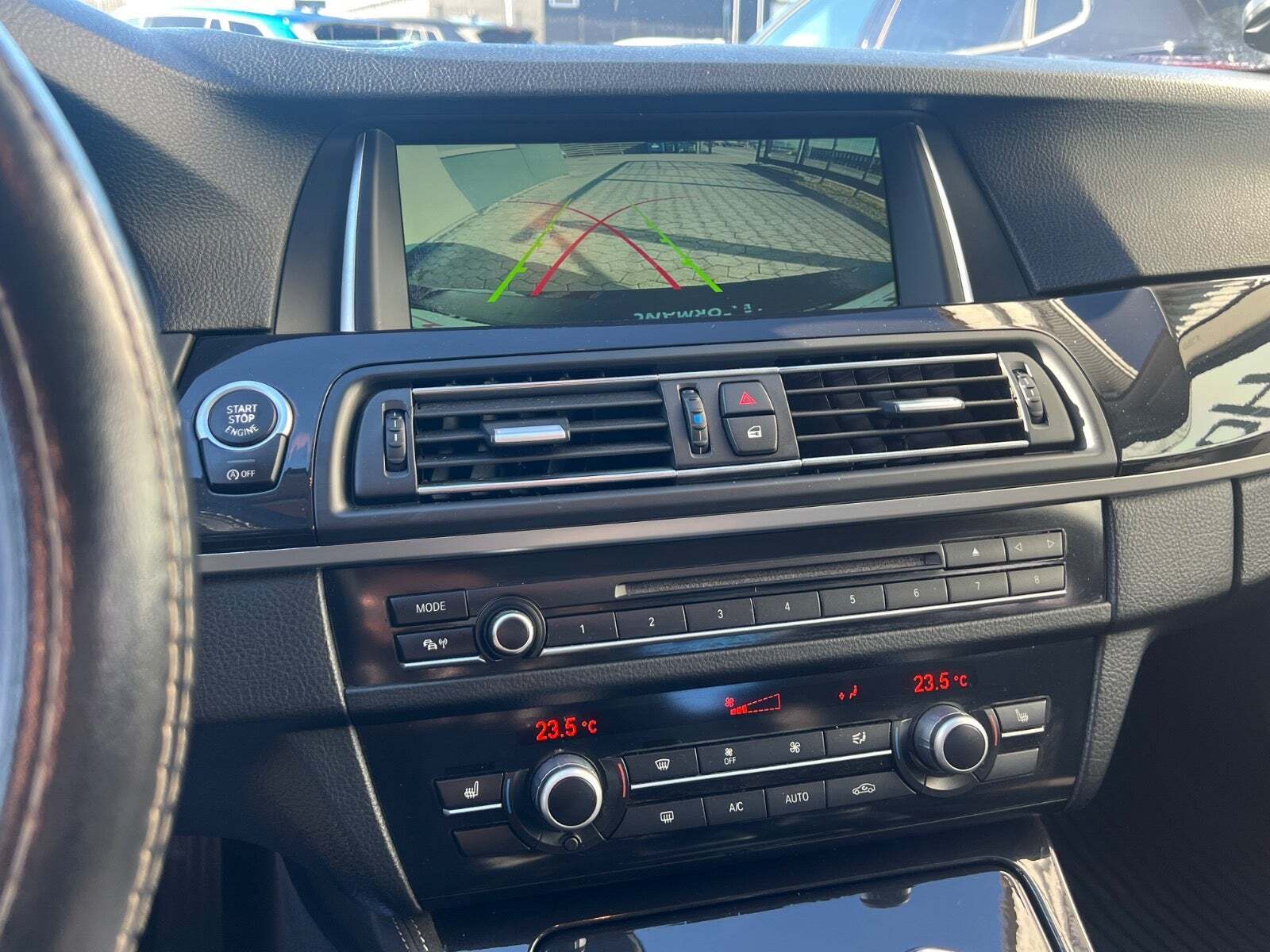 Sort BMW 520d fra 2014