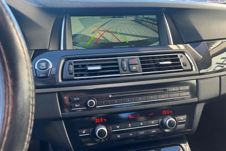 Sort BMW 520d fra 2014
