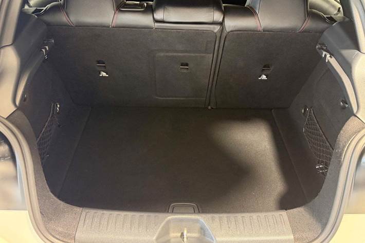 Hvid Mercedes A200 fra 2014