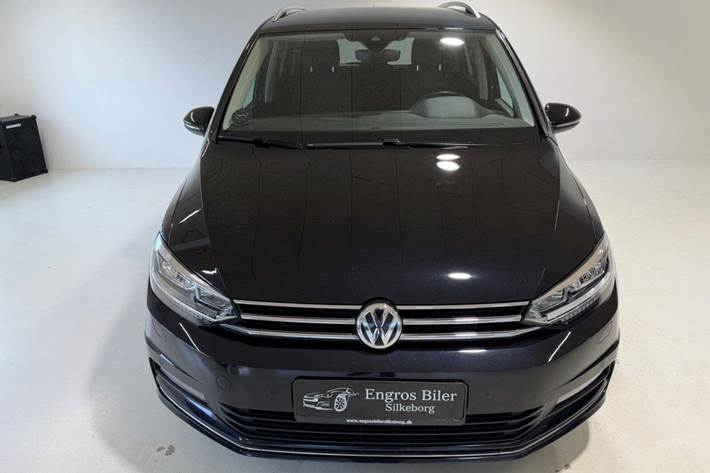 Sort VW Touran fra 2019