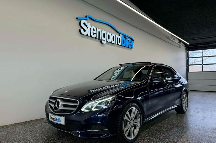 Blå Mercedes E250 fra 2014
