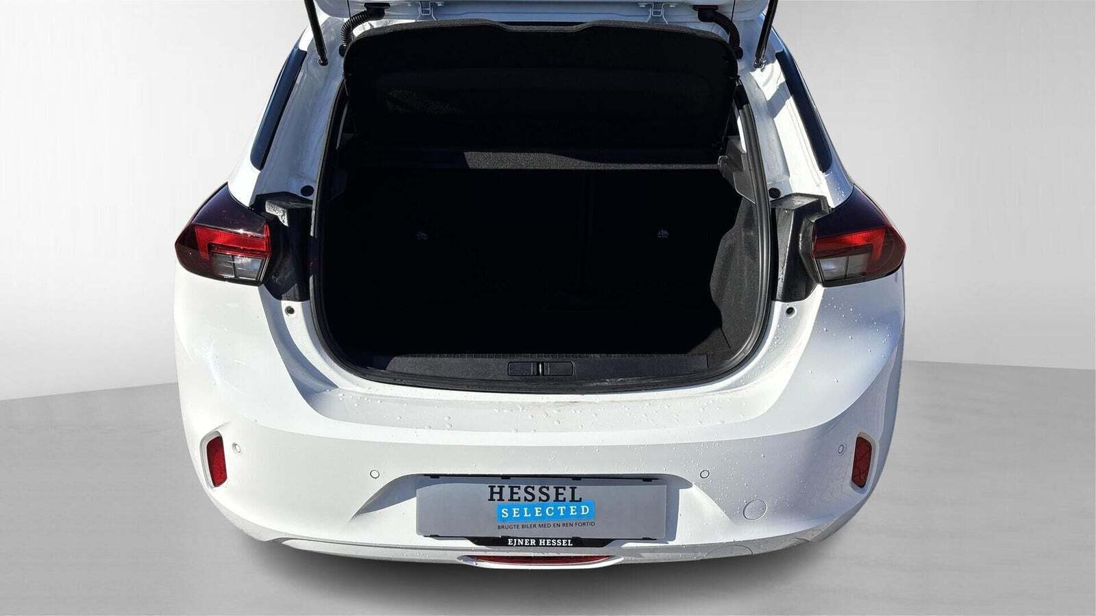 Hvid Opel Corsa-e fra 2023