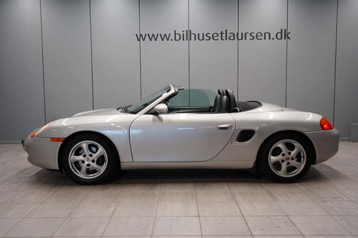 Sølv Porsche Boxster fra 1997