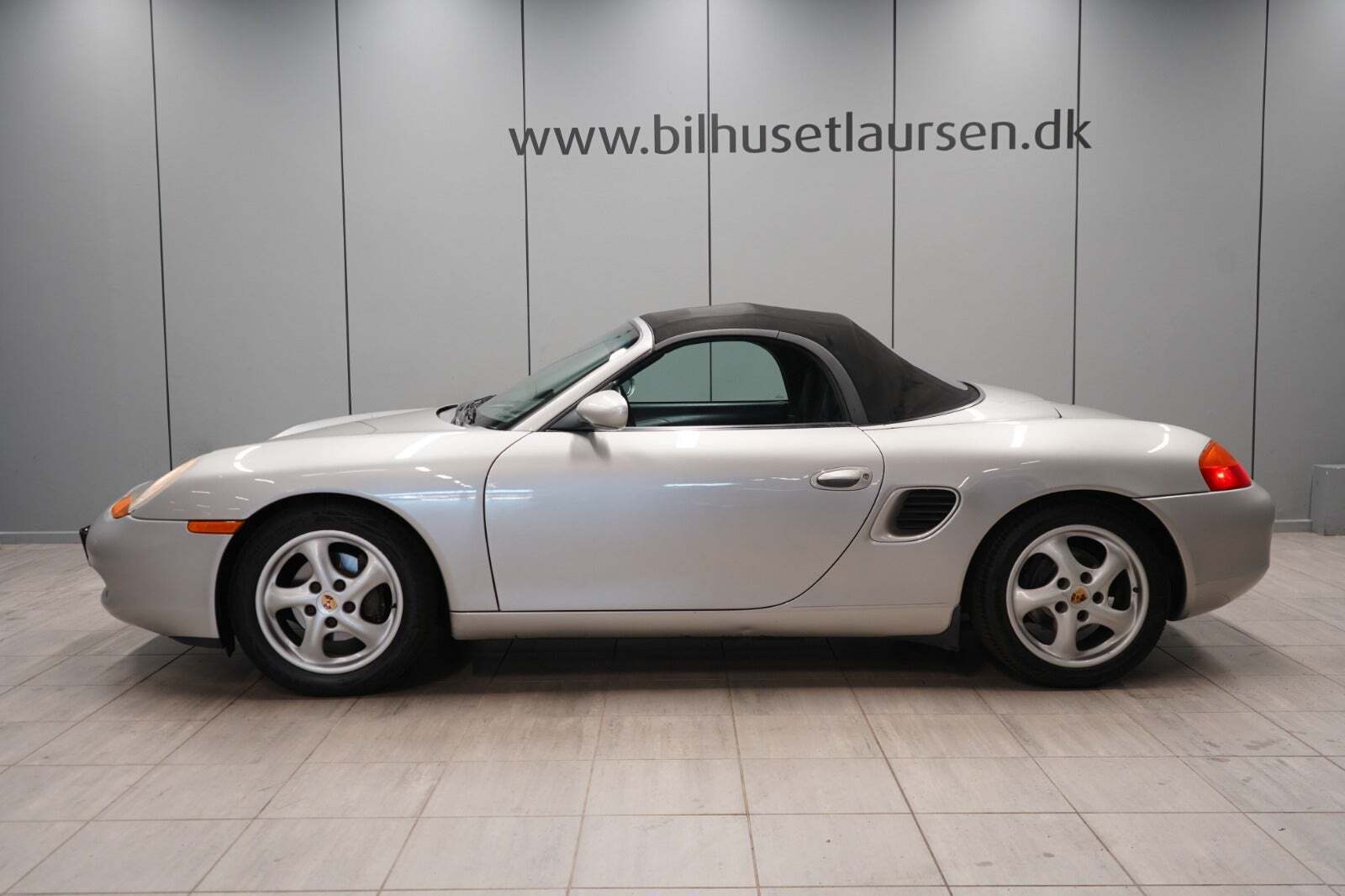 Sølv Porsche Boxster fra 1997