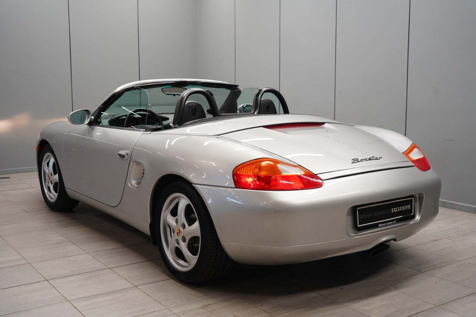 Sølv Porsche Boxster fra 1997