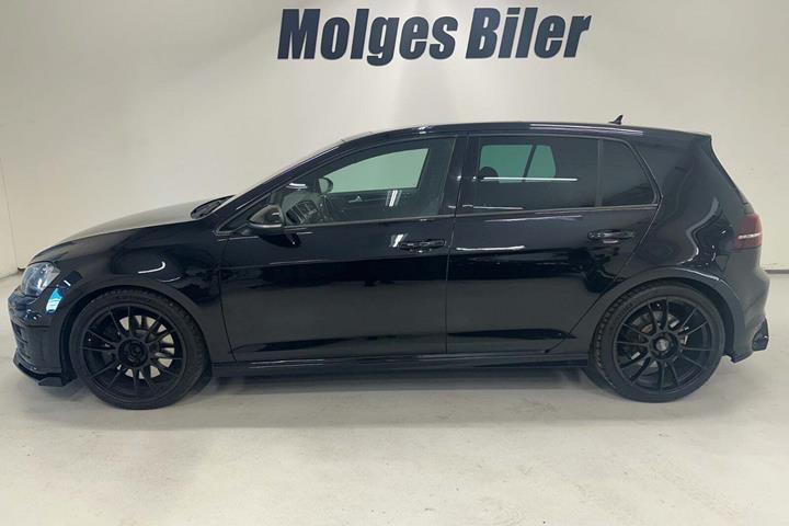 Sort VW Golf VII fra 2016