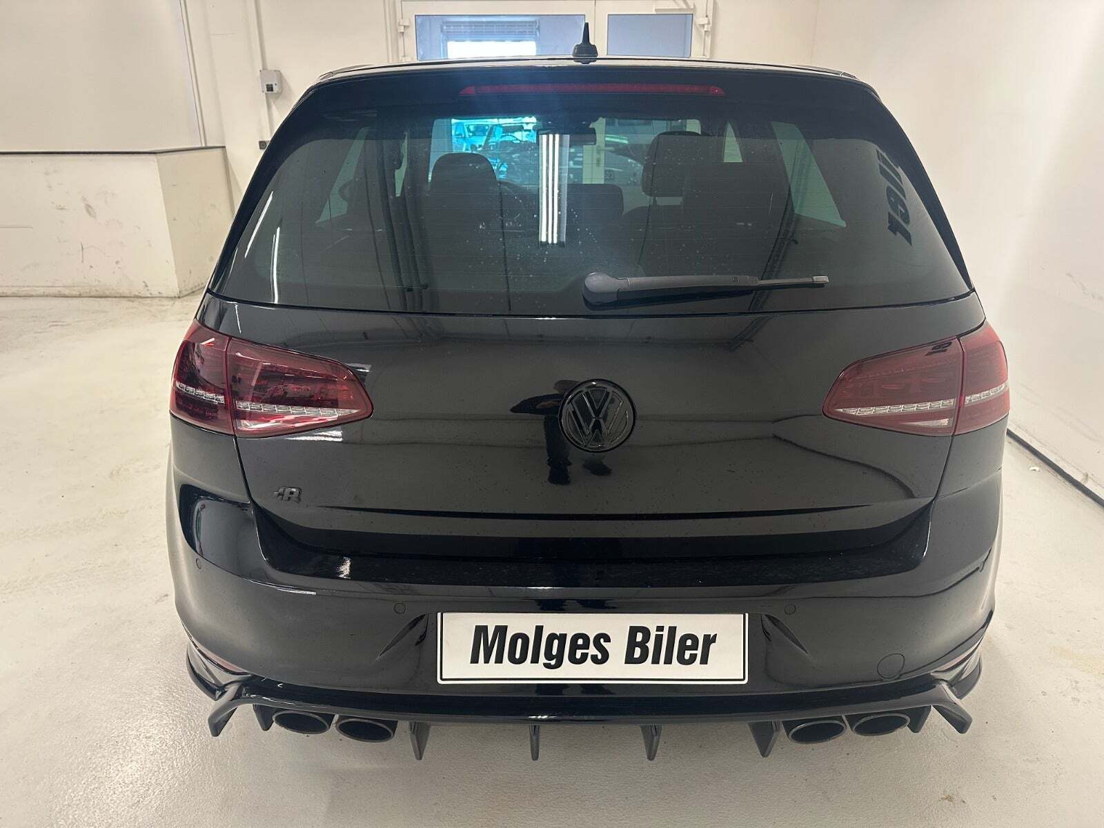 Sort VW Golf VII fra 2016