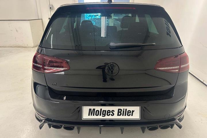 Sort VW Golf VII fra 2016