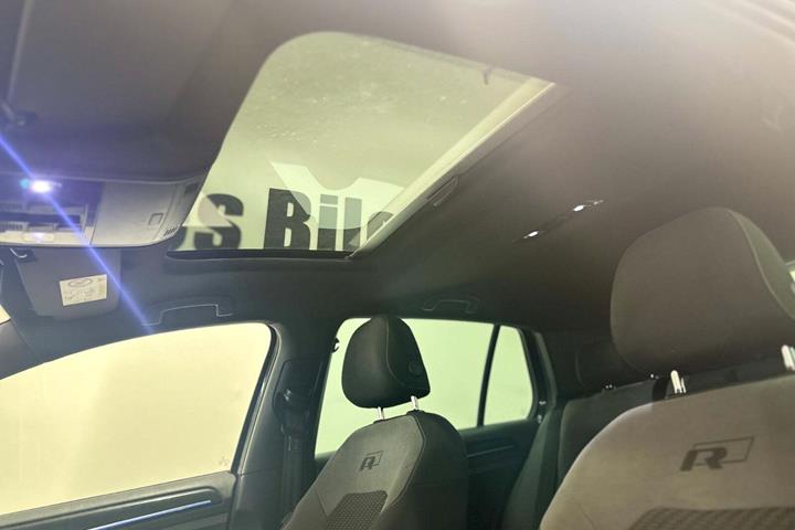 Sort VW Golf VII fra 2016