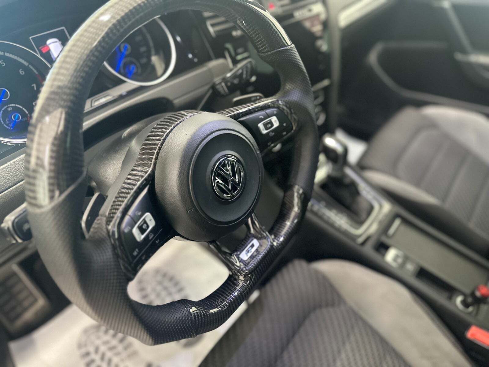 Sort VW Golf VII fra 2016