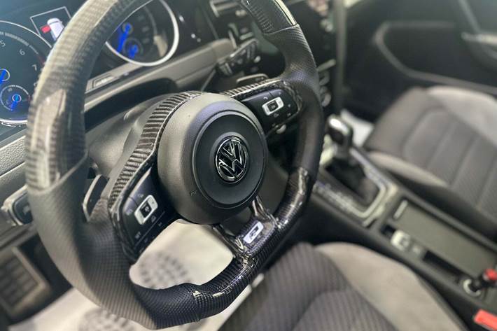 Sort VW Golf VII fra 2016