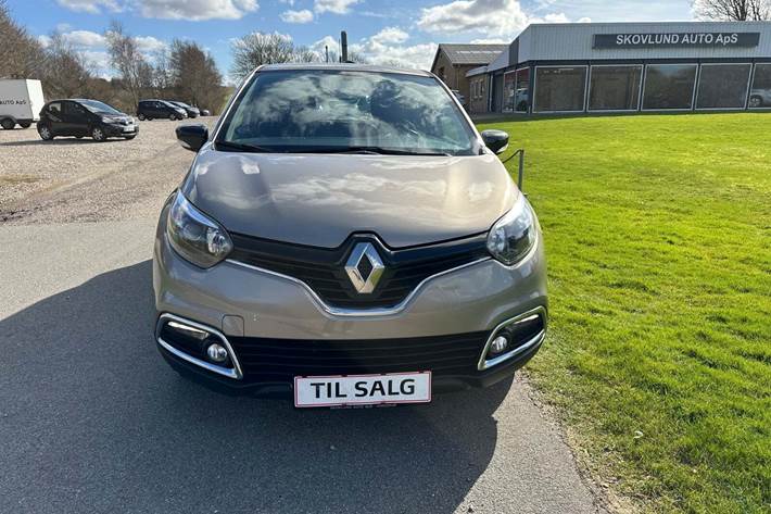 Brun Renault Captur fra 2016