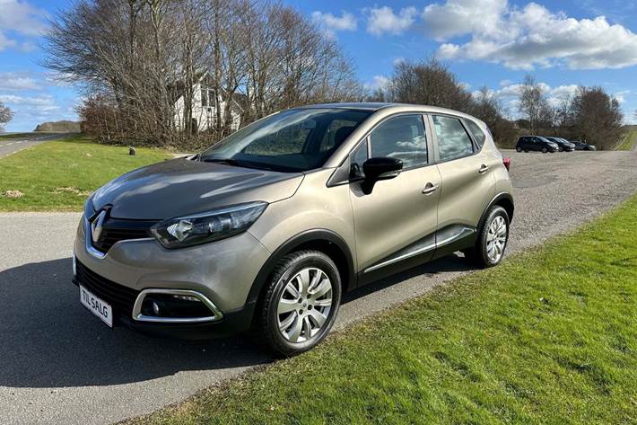 Brun Renault Captur fra 2016