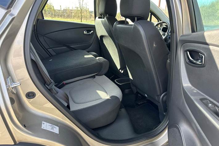 Brun Renault Captur fra 2016