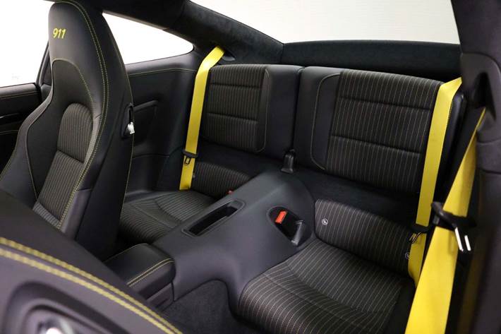 Gul Porsche 911 Carrera T fra 2018