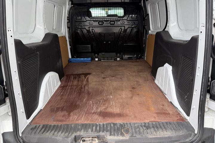 Hvid Ford Transit Connect fra 2017
