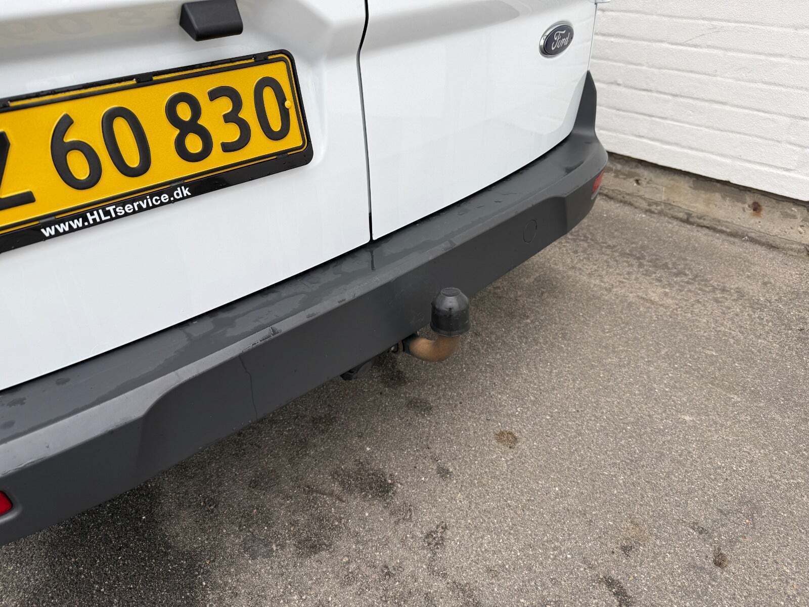 Hvid Ford Transit Connect fra 2017